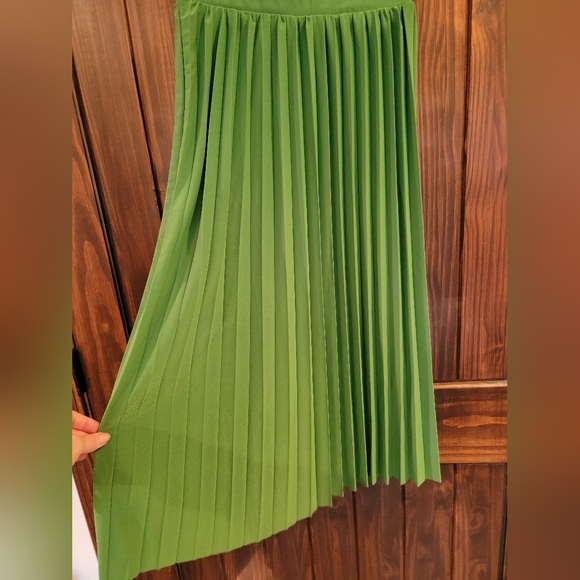 Love Poem green pleated skirt - Picture 9 of 9